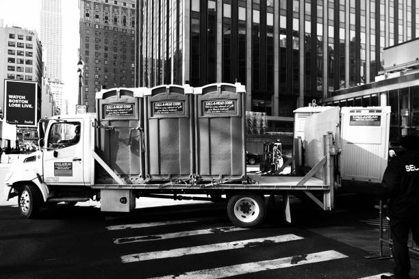 Best Portable restroom trailer rental  in Jeanerette, LA